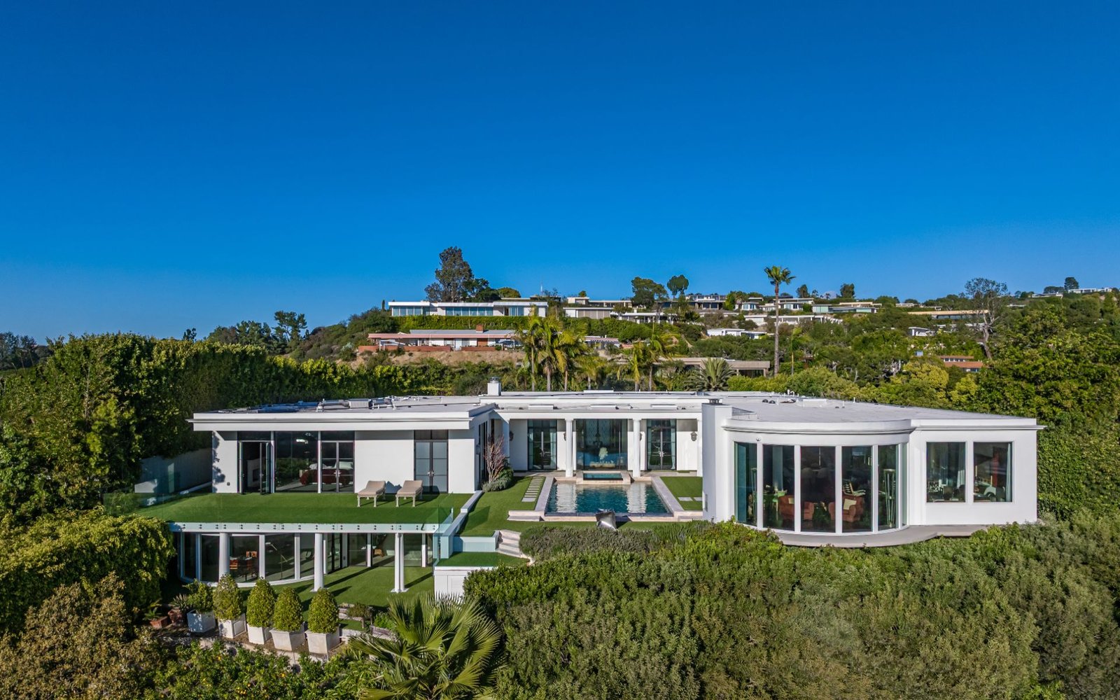 01_610ArkellDrive004-1