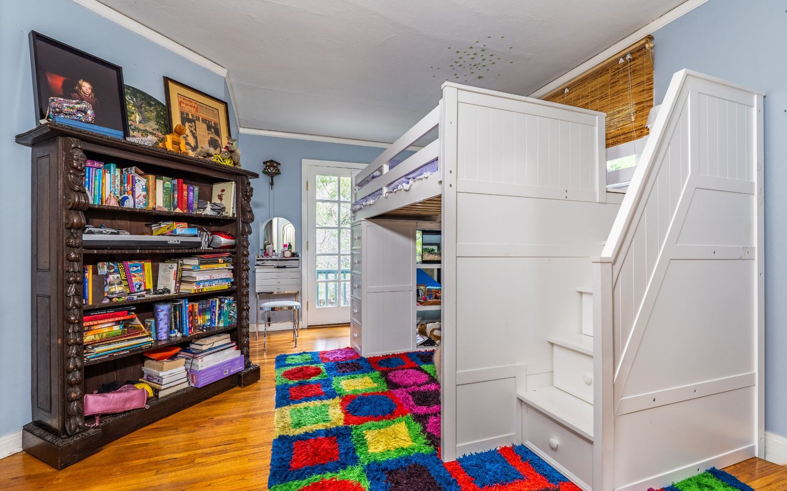 8066-Woodland-Ln_14_h_014_Woodland_Upstairs-Bedroom