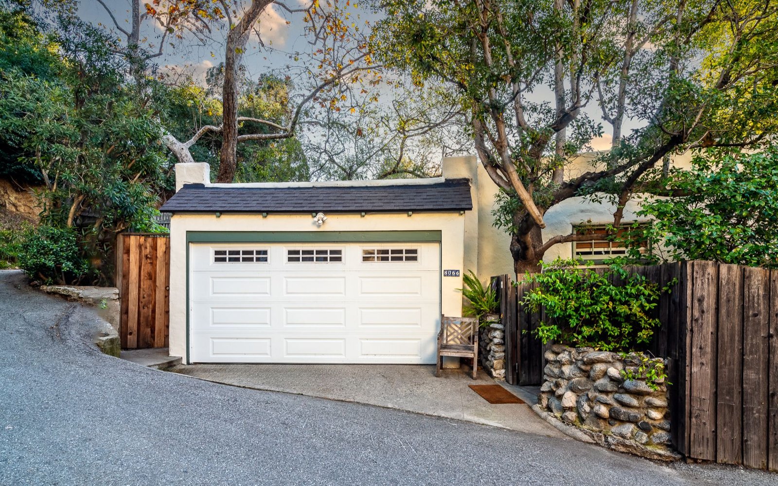 8066-Woodland-Ln_19_h_019_Woodland_Garage