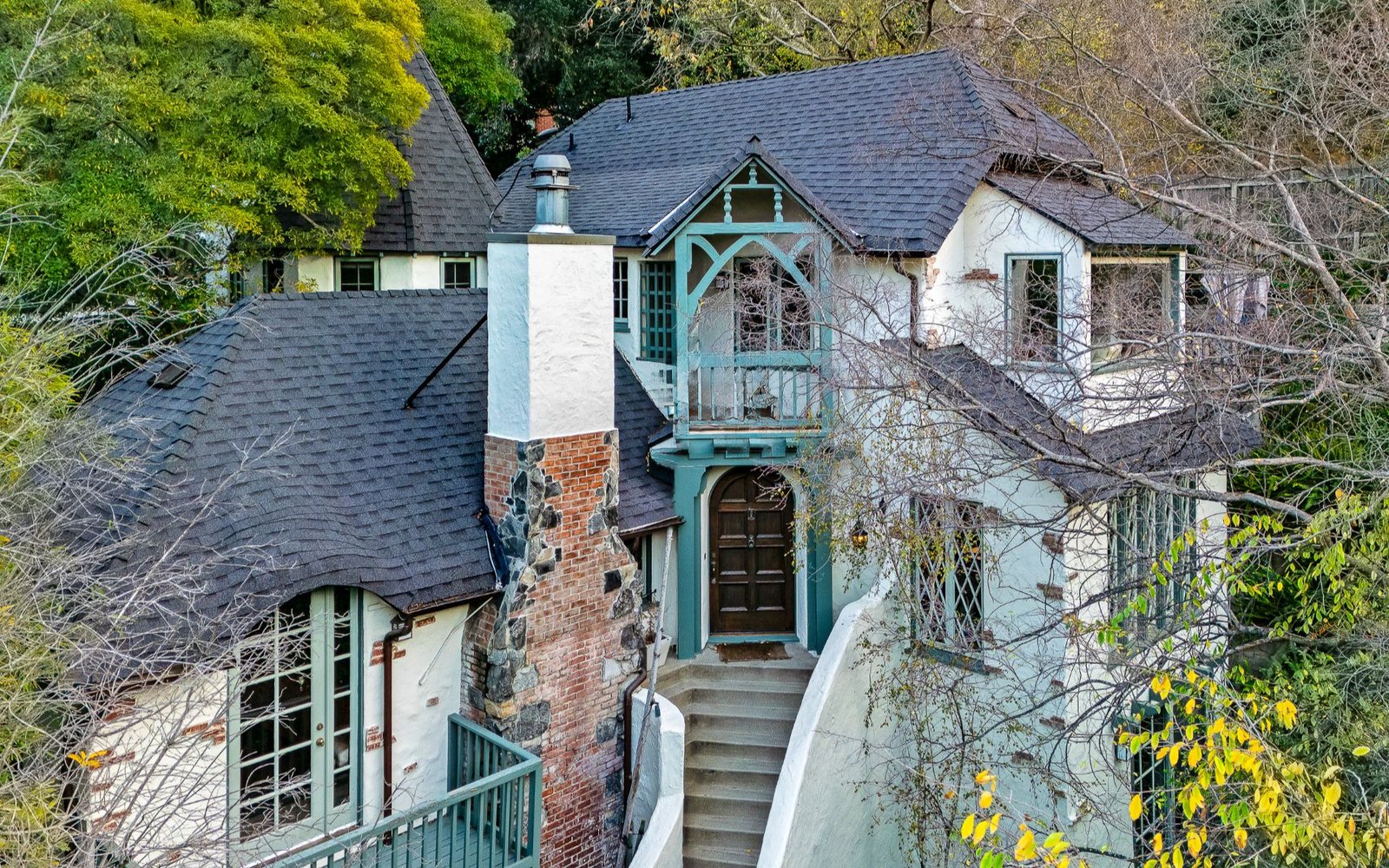 8066-Woodland-Ln_1_h_001_Woodland_Front